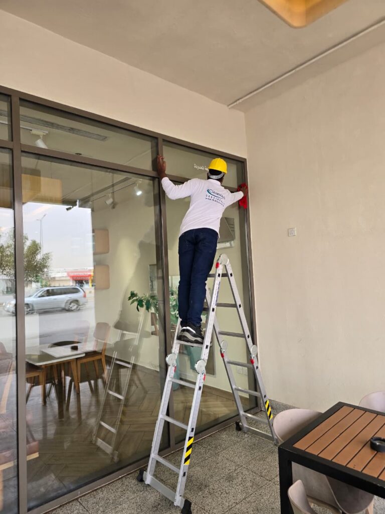 Professional Office Window Cleaning in Riyadh